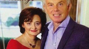 Tony Blair se convierte en el blanco de chistes y burlas por su felicitación de Navidad