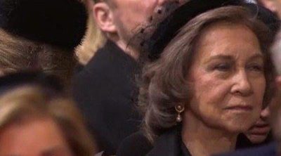 Los Reyes Juan Carlos y Sofía, emocionados en el funeral de la Reina Fabiola de Bélgica