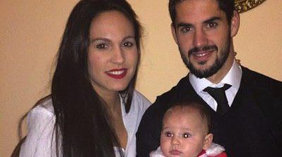 Isco Alarcón felicita la Navidad con su novia y su hijo antes de poner rumbo a Dubai