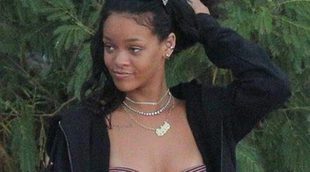 Rihanna recibe el Año Nuevo con una fiesta en la playa repleta de amigos