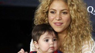 Shakira despidió el año 2014 divirtiéndose con su hijo Milan en la nieve y con una cena con Gerard Piqué y su familia