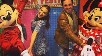 Paula Echevarría y David Bustamante comienzan 2015 junto a Daniella, Mickey y Minnie