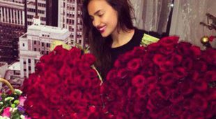 Irina Shayk recibe decenas de rosas rojas por su 29 cumpleaños