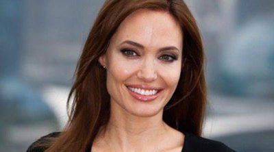 Angelina Jolie confirma que ya estaba casada Brad Pitt antes de celebrar su boda en Francia