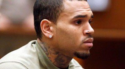 Chris Brown pierde la libertad condicional por viajar sin autorización y no completar su servicio comunitario a tiempo