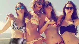 Taylor Swift enseña su ombligo por primera vez posando en bikini con unas amigas
