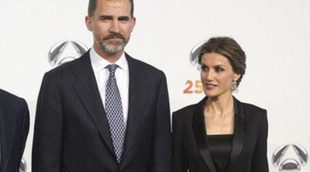 Los Reyes Felipe y Letizia celebran el 25 aniversario de Antena 3