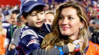 Britney Spears, Adriana Lima, Gisele Bundchen y Mark Wahlberg disfrutan en directo de la Super Bowl 2015