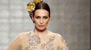 Nieves Álvarez acapara pasarelas: de la Alta Costura de París a la moda flamenca de Vicky Martín Berrocal
