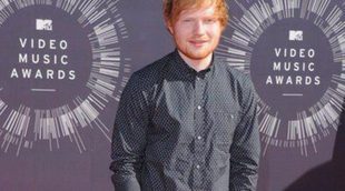 Ed Sheeran anuncia su ruptura con Athina Andrelos tras un año de noviazgo