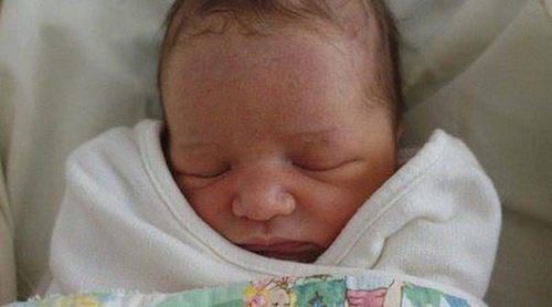 Milla Jovovich muestra la primera imagen de su hija recién nacida Dashiel Edan