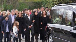 Los hermanos del grupo irlandés 'The Corrs' dan el último adiós a su padre tocando en su funeral