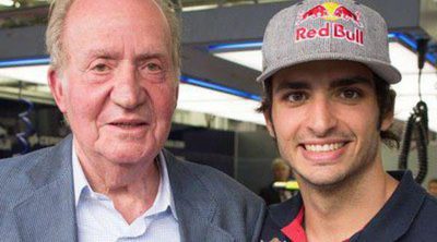 El Rey Juan Carlos reaparece por sorpresa en el circuito de Bahrein para apoyar a Fernando Alonso