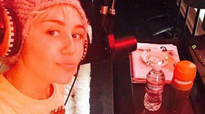Miley Cyrus se refugia en el estudio de grabación tras su ruptura con Patrick Schwarzenegger