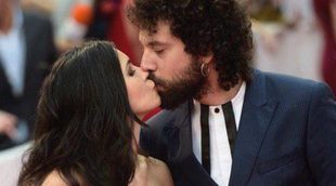 Nerea Barros y Juan Ibáñez emulan a Risto Mejide y Carla Nieto con un beso de película en el Festival de Málaga