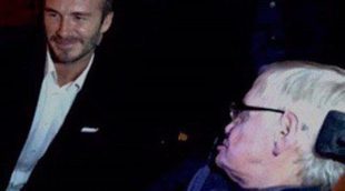 Stephen Hawking a David Beckham en su encuentro: 'Siempre me comparan contigo'