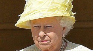 El Príncipe Harry se divierte en Nueva Zelanda bailando mientras la Familia Real Británica se aburre