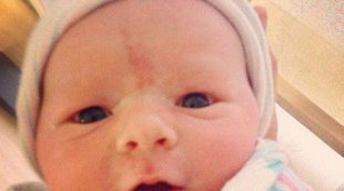 El actor Scott Porter y su mujer Kelsey Mayfield anuncian el nacimiento de su primer hijo