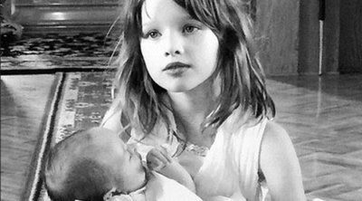 Milla Jovovich: una mamá feliz en el bautizo de su segunda hija Dashiel