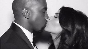 Kanye West se pone romántico con Kim Kardashian en su primer aniversario: 