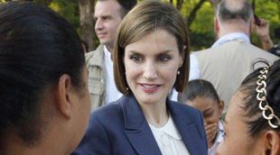 La Reina Letizia, 'muy preguntona' durante su viaje de cooperación a El Salvador