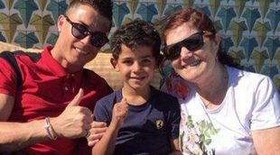 Crecen los problemas para Cristiano Ronaldo: su madre Dolores Aveiro ha sido cazada con 55.000 euros en el bolso
