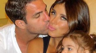 Cesc Fàbregas y Daniella Semaan disfrutan de una vacaciones con su hija Lia a la espera de ser papás de nuevo