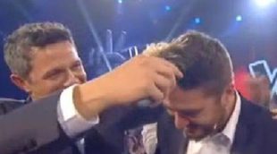 Antonio Orozco cumple su promesa y se rapa el pelo tras la victoria de Antonio José en 'La Voz 3'