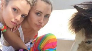Miley Cyrus y Stella Maxwell, dos enamoradas que derrochan pasión