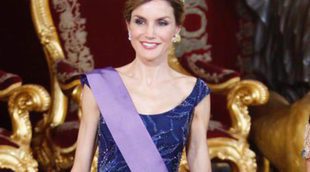 La Reina Letizia brilla en la cena de gala que ofreció junto al Rey Felipe al presidente de Perú y su esposa