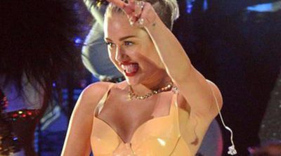Miley Cyrus presentará los MTV VMA 2015 dos años después de su escandaloso 'twerking' con Robin Thicke