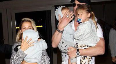 Elsa Pataky y Chris Hemsworth llegan con sus hijos a Los Angeles tras pasar por Benicasim