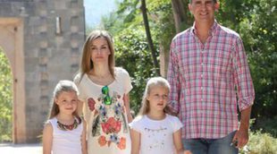 El Rey Felipe y sus hijas la Princesa Leonor y la Infanta Sofía llegan a Mallorca sin la Reina Letizia