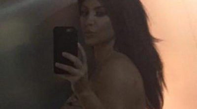 Kim Kardashian se desnuda para acallar los rumores de que su embarazo es falso