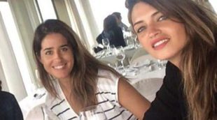 Iker Casillas invita a comer a sus chicas: Sara Carbonero y sus amigas