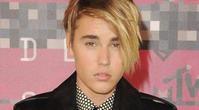 Justin Bieber y su presunta novia Xenia Deli: semidesnudos en el videoclip de 'What do you mean?'
