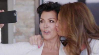 Caitlyn Jenner, Kris Jenner y su selfie con beso incluido para reconciliarse en 'I Am Cait'