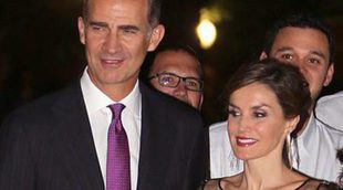 El Rey Felipe se quita 20 años de encima en su visita a Georgetown junto a la Reina Letizia