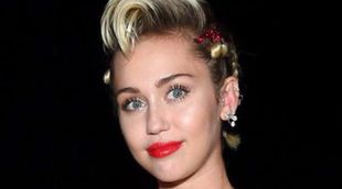 Miley Cyrus, de nuevo con un hombre: deja a la modelo Stella Maxwell para irse con Dane Cook