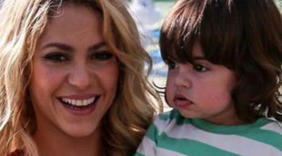 Shakira, un 'Angry Bird' que se divierte jugando al tenis con sus hijos Milan y Sasha Piqué