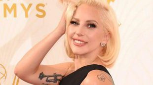 Lady Gaga se convierte en la sorpresa de los Emmy 2015 con su renovada y sencilla imagen