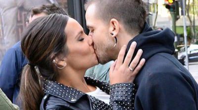 Cristina Pedroche y David Muñoz se besan apasionadamente en sus primeras imágenes tras anunciar su boda