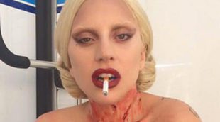 Lady Gaga, desnuda y ensangrentada para promocionar su debut en 'American Horror Story'
