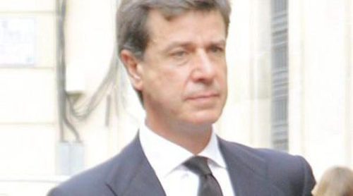 Cayetano Martínez de Irujo, enfadado con los Reyes Felipe y Letizia por no ir al funeral de la Duquesa de Alba