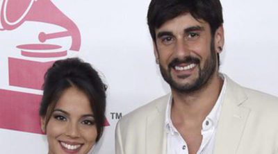 Melendi y Julia Nakamatsu confirman que esperan un hijo en la gala Persona del Año 2015