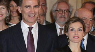 La alegría de los Reyes Felipe y Letizia frente a la tristeza de la Infanta Elena en sus actos públicos