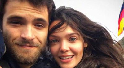 Primer posado juntos: Ricardo Gómez y Ana Rujas confirman su amor desde Berlín