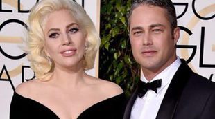 Taylor Kinney, indignado por la 'miradita' de Leonardo DiCaprio a su prometida Lady Gaga
