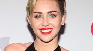 ¿Luce de nuevo Miley Cyrus el anillo de compromiso que le regaló Liam Hemsworth?
