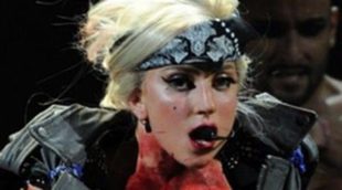 Taylor Kinney le pide a Lady Gaga que se comporte como una persona 'normal'